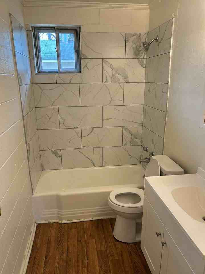 817 15 1/2 St #B - Photo 4 of 6