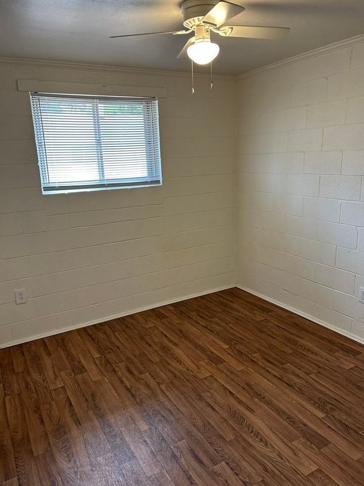 817 15 1/2 St #B - Photo 5 of 6