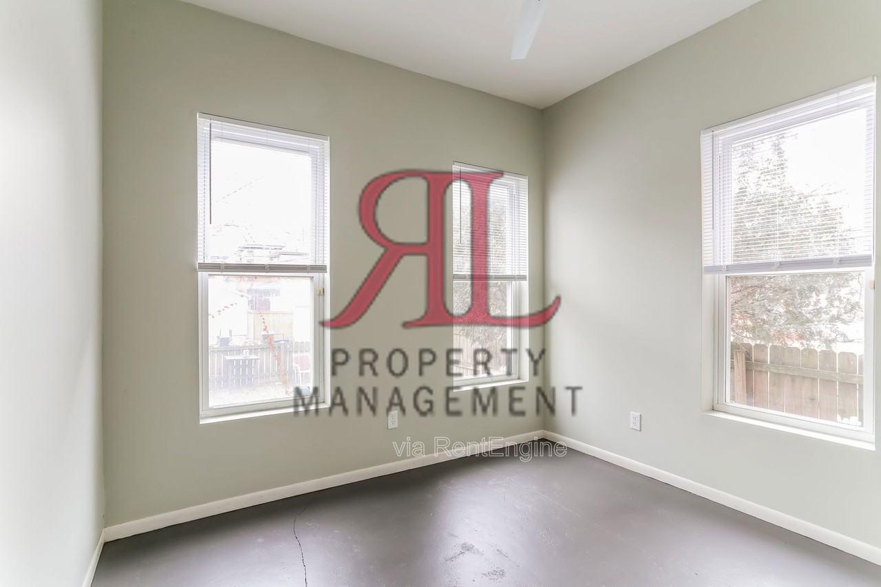 821 Oak St - Photo 5 of 16