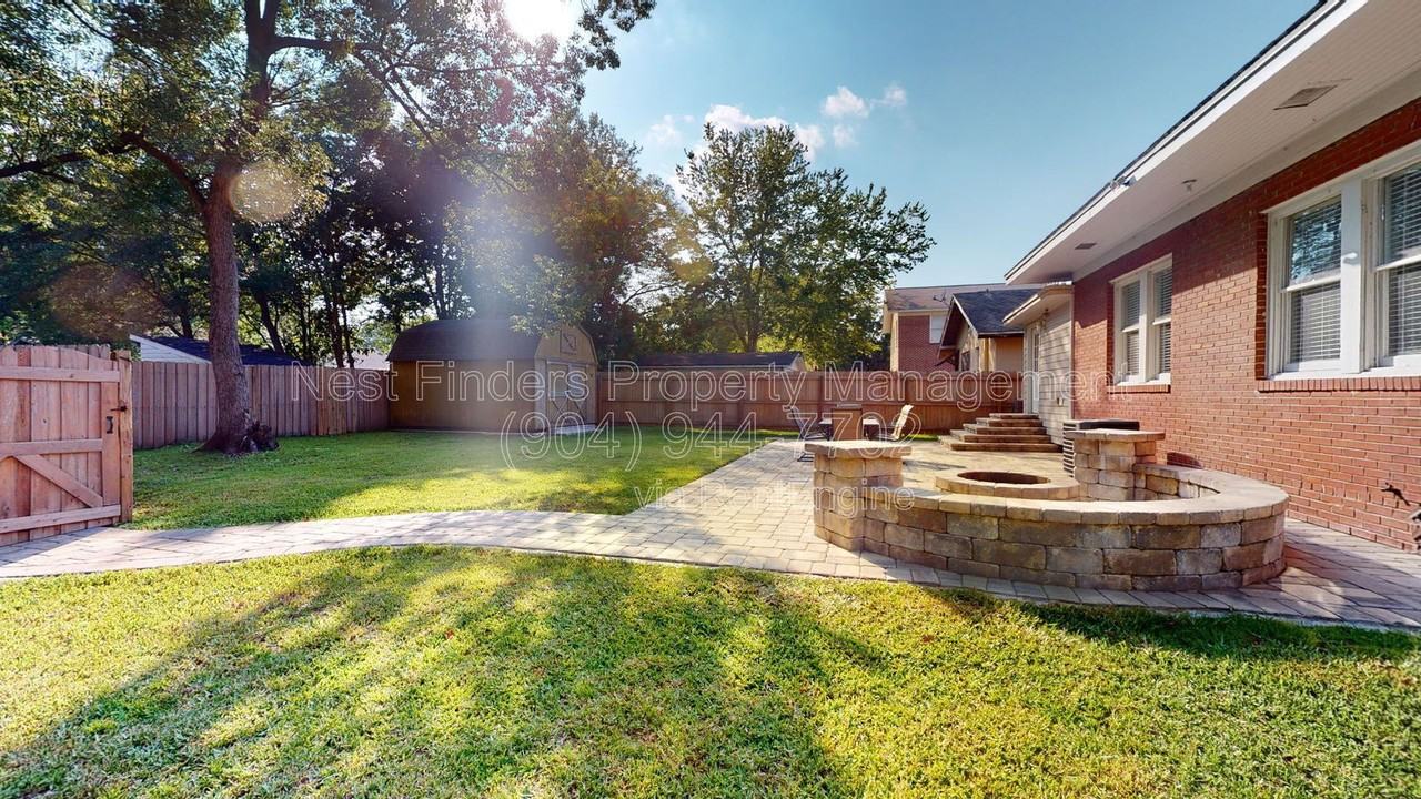 1292 Wolfe St - Photo 3 of 27