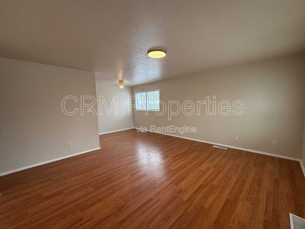 5209 Mohawk Dr - Photo 2 of 19