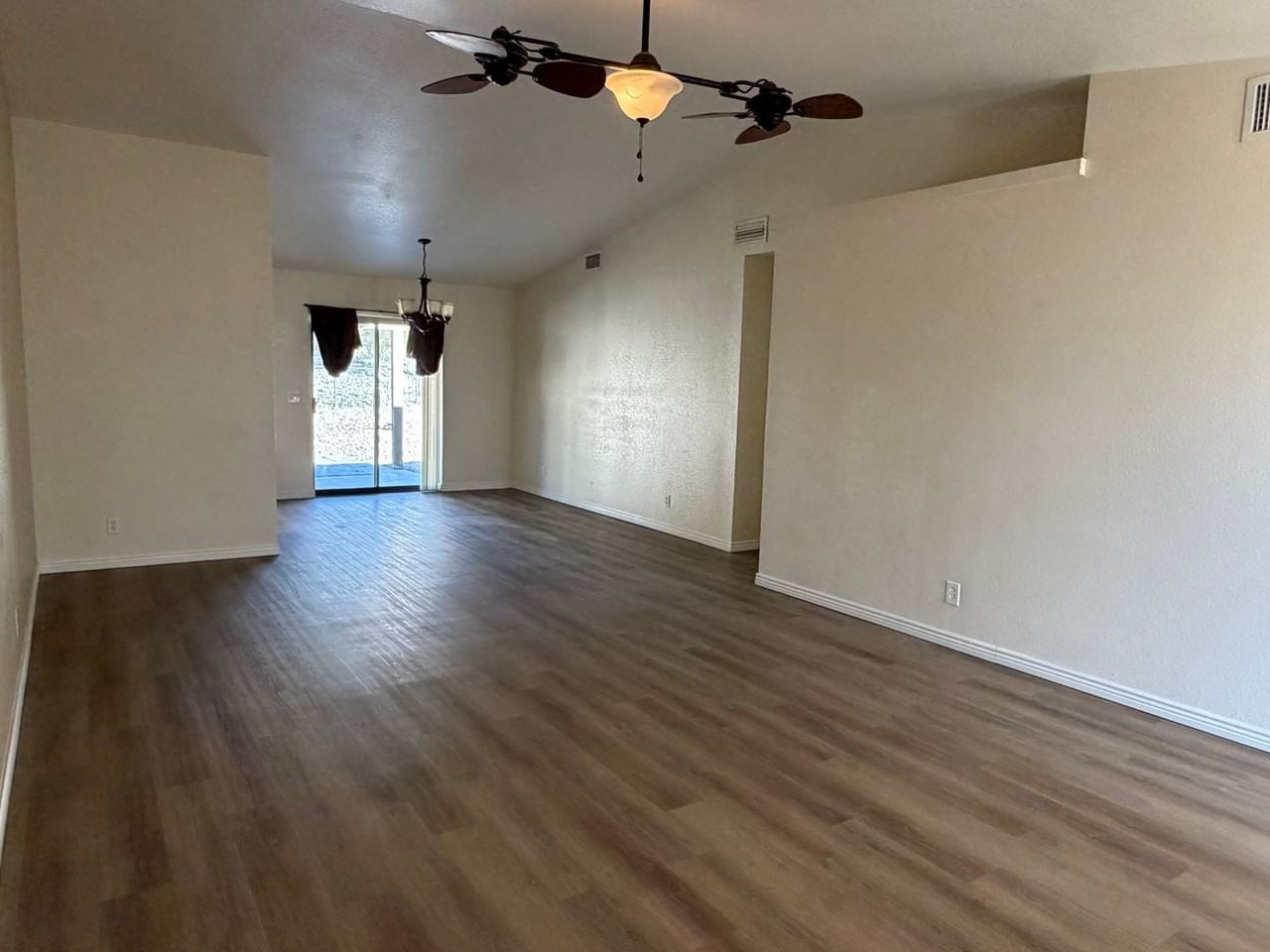 2328 Senita Dr - Photo 5 of 31