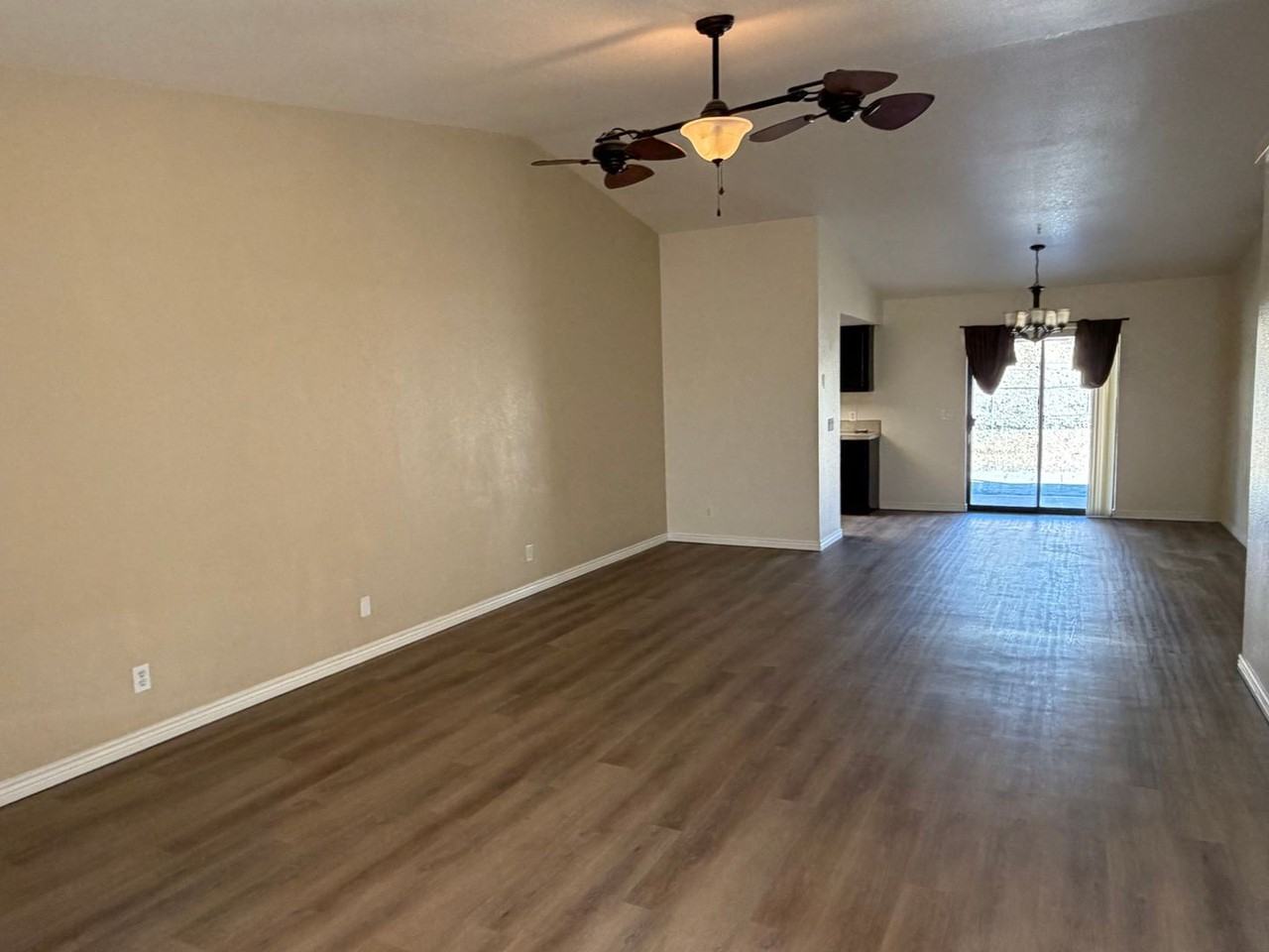 2328 Senita Dr - Photo 6 of 31