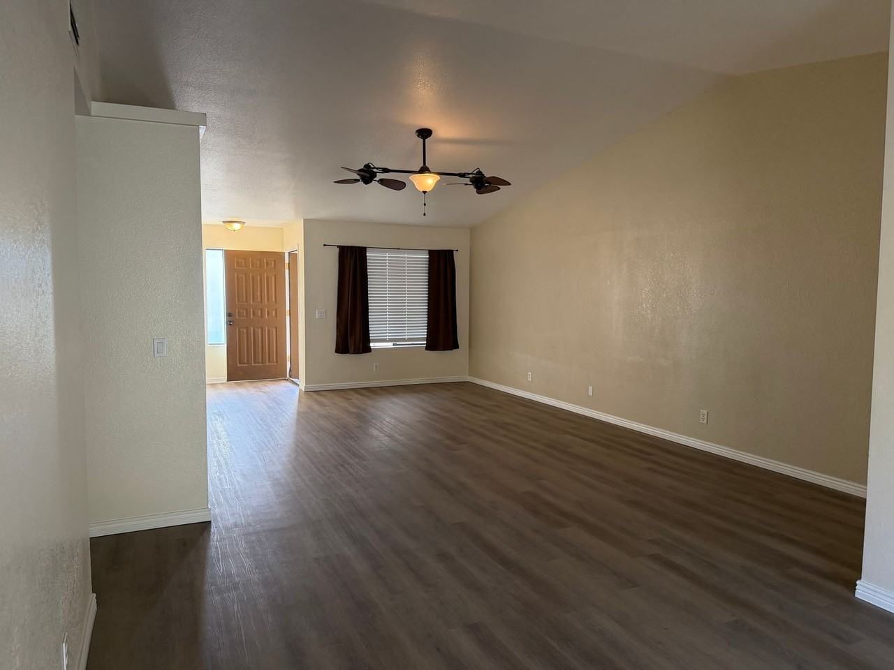 2328 Senita Dr - Photo 7 of 31