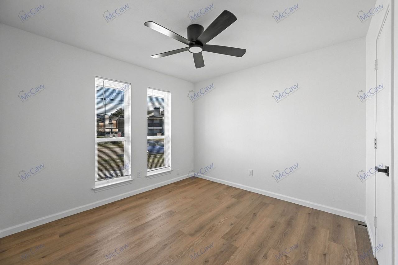 2832 Townbluff Dr - Photo 2 of 19