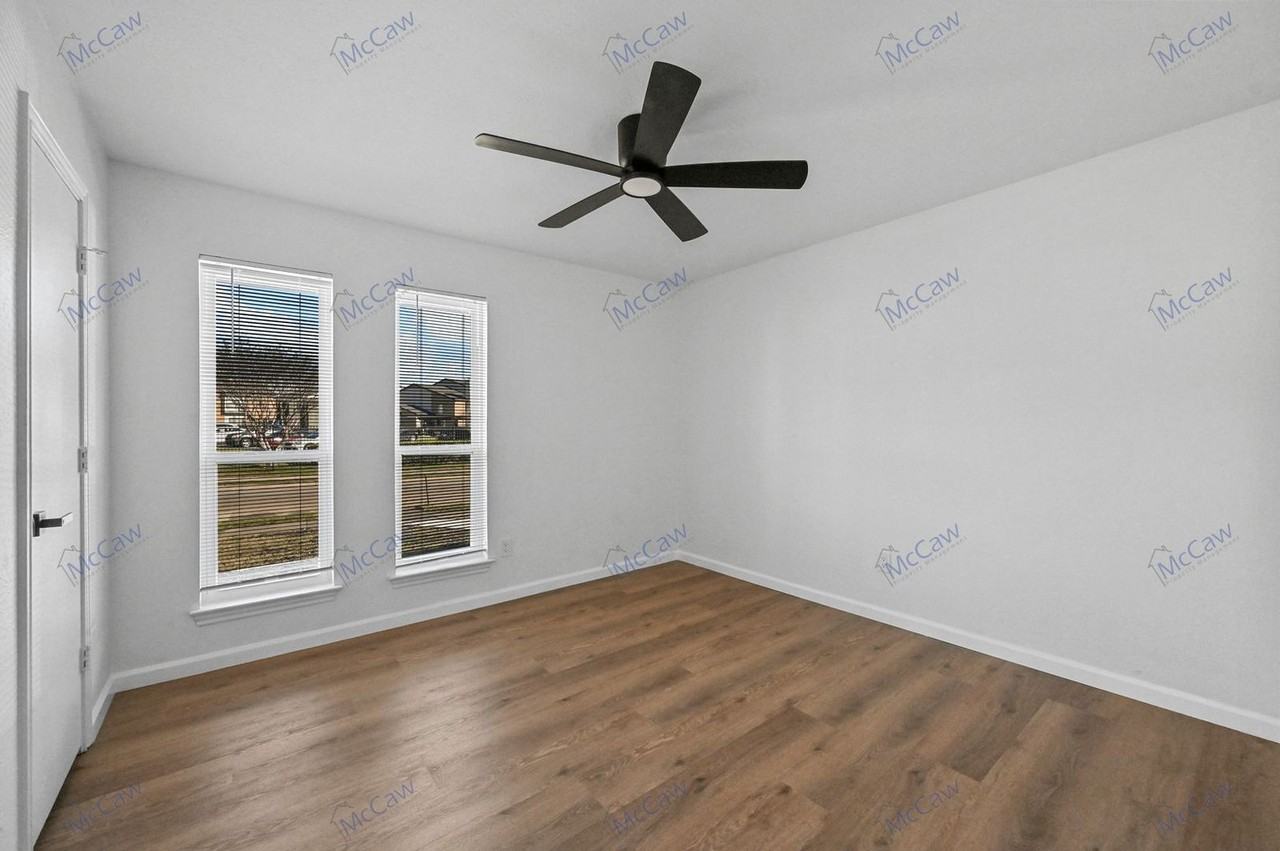 2832 Townbluff Dr - Photo 3 of 19