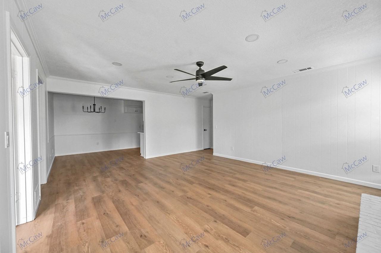 2832 Townbluff Dr - Photo 5 of 19