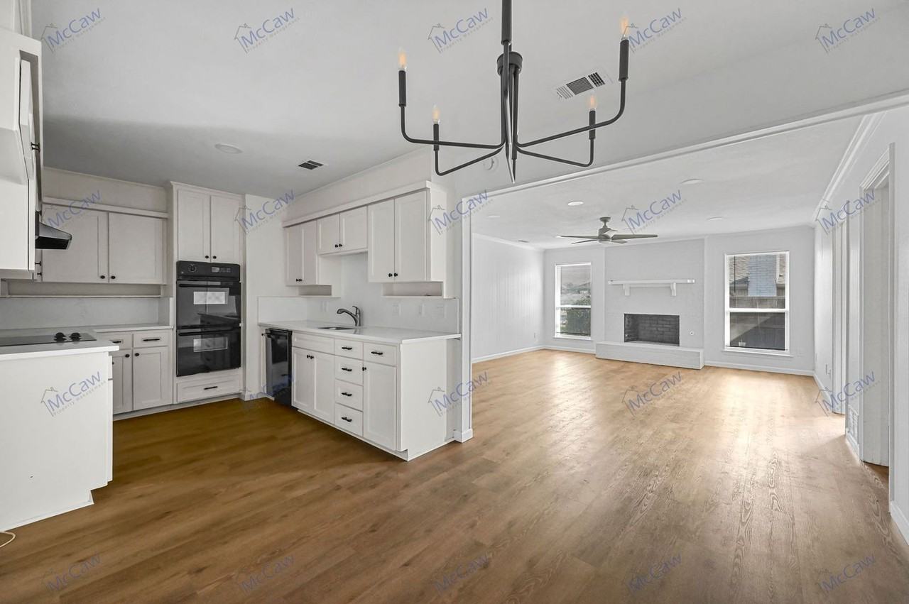 2832 Townbluff Dr - Photo 6 of 19