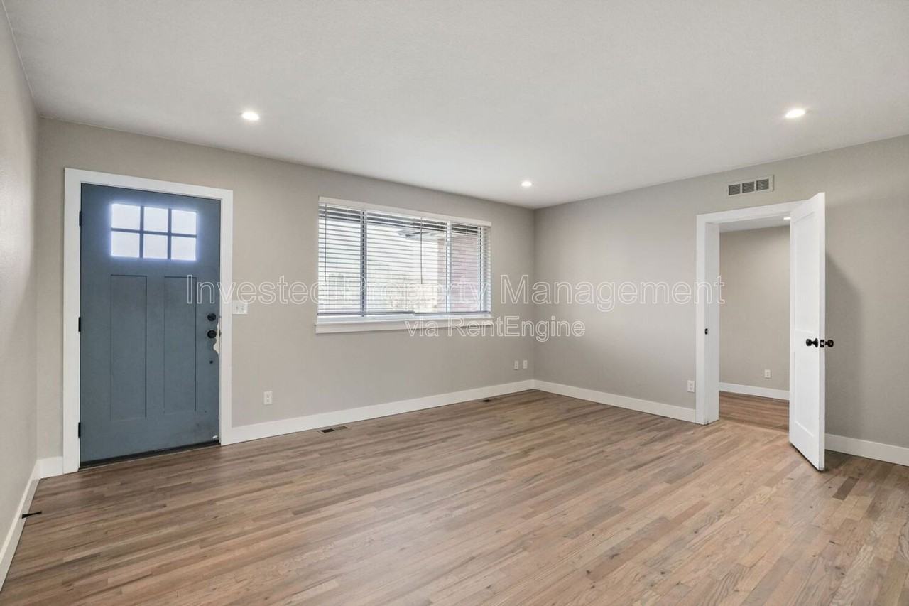 3230 Elm St - Photo 3 of 18