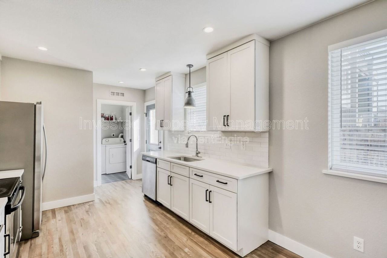 3230 Elm St - Photo 5 of 18