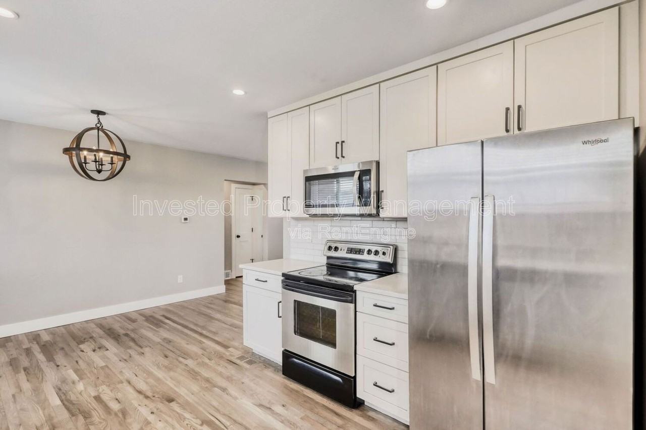 3230 Elm St - Photo 6 of 18