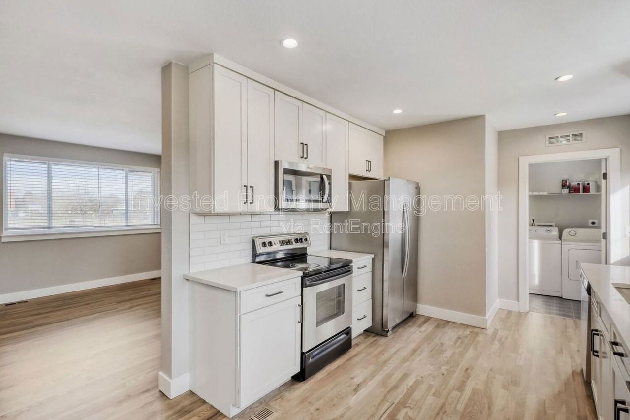 3230 Elm St - Photo 7 of 18