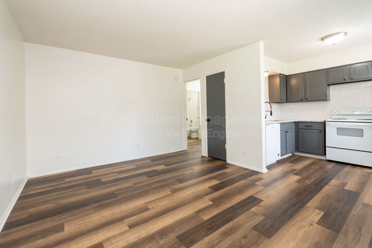 525 N Dunsworth Ave #525C - Photo 2 of 17