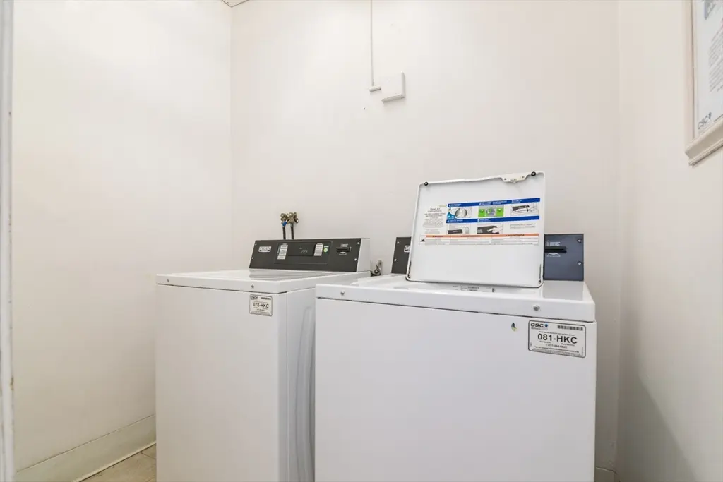 140 Chestnut St - Photo 2 of 11