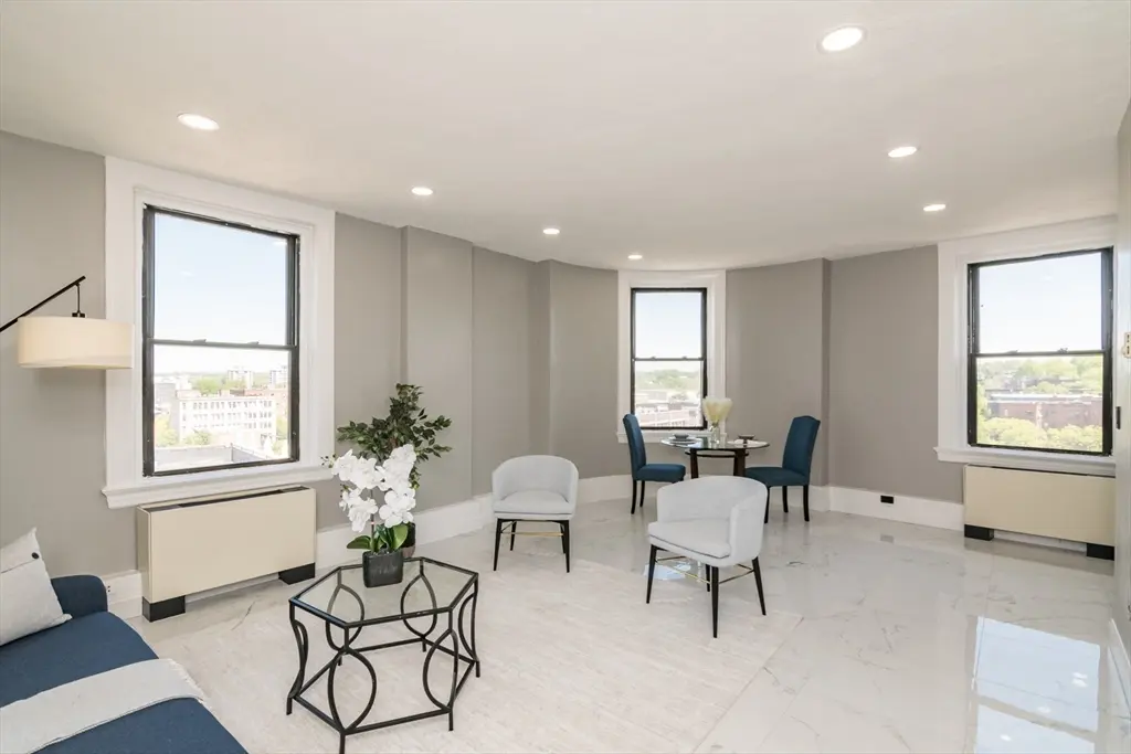 140 Chestnut St - Photo 3 of 11