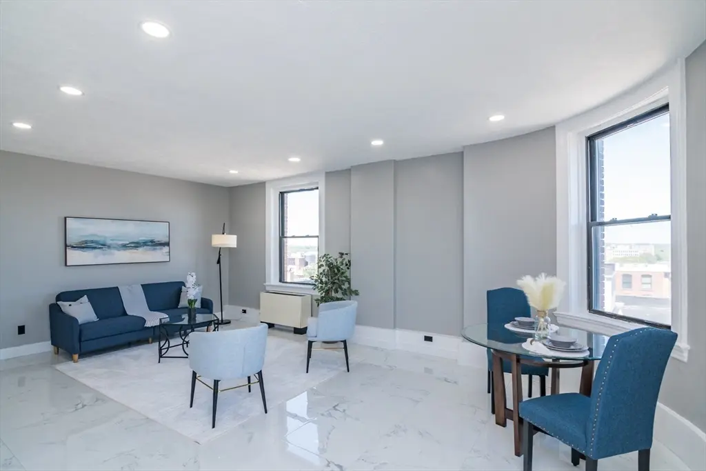 140 Chestnut St - Photo 4 of 11