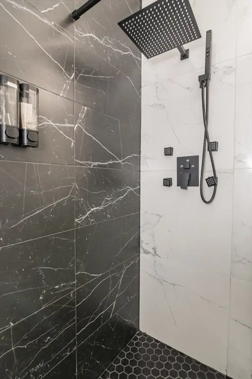 140 Chestnut St - Photo 5 of 11