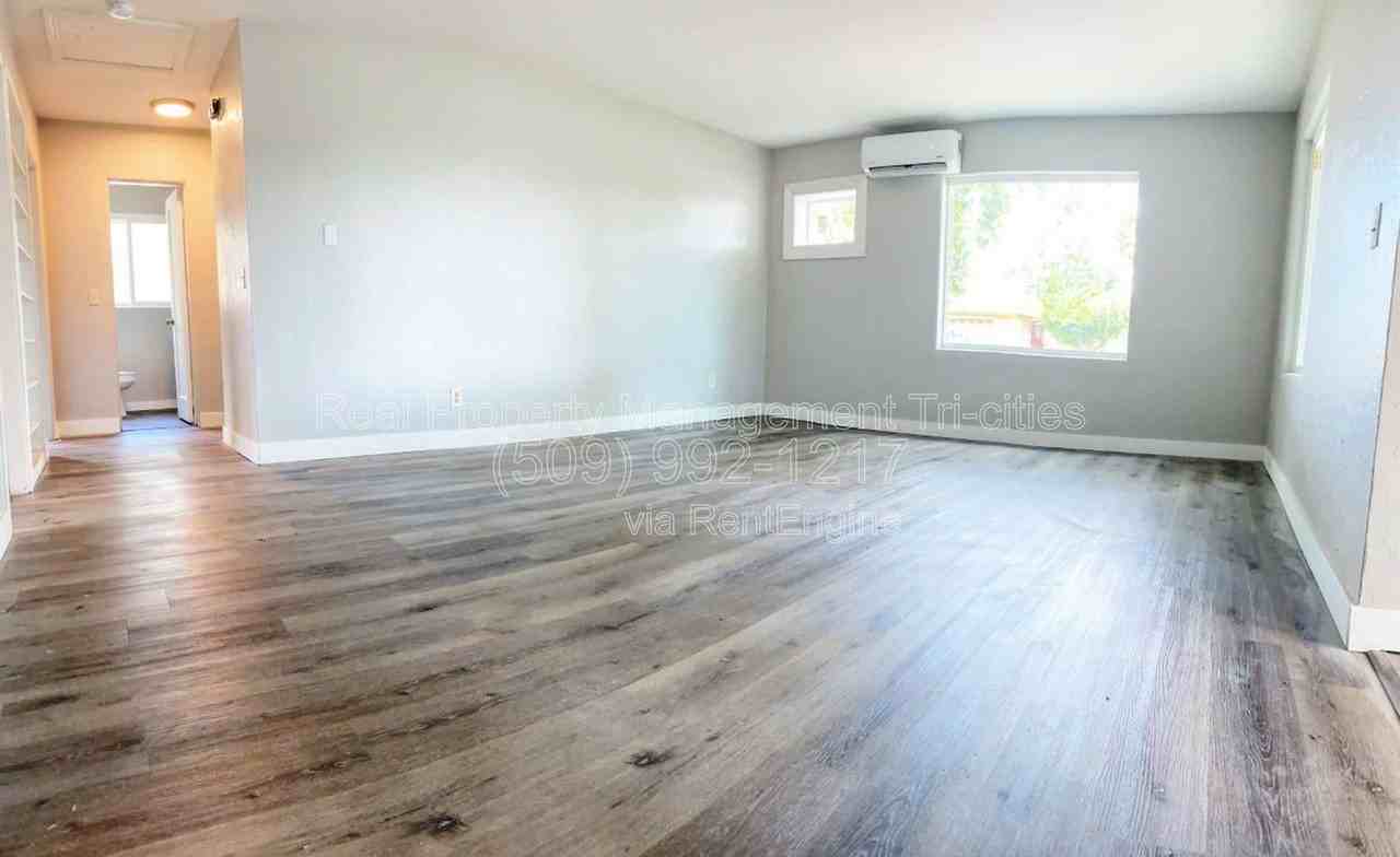 1303 W Shoshone St - Photo 2 of 10