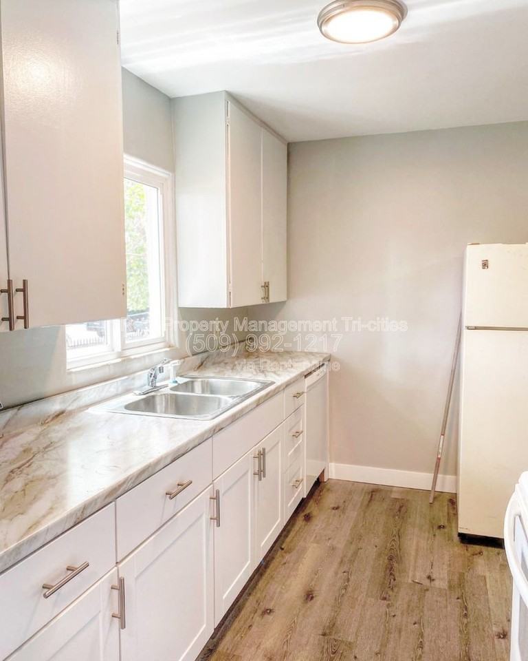 1303 W Shoshone St - Photo 3 of 10