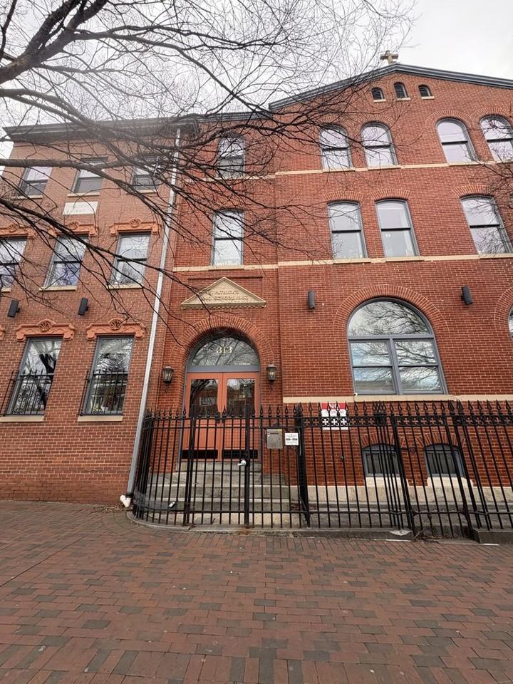 313 S. Broadway - Photo 2 of 30