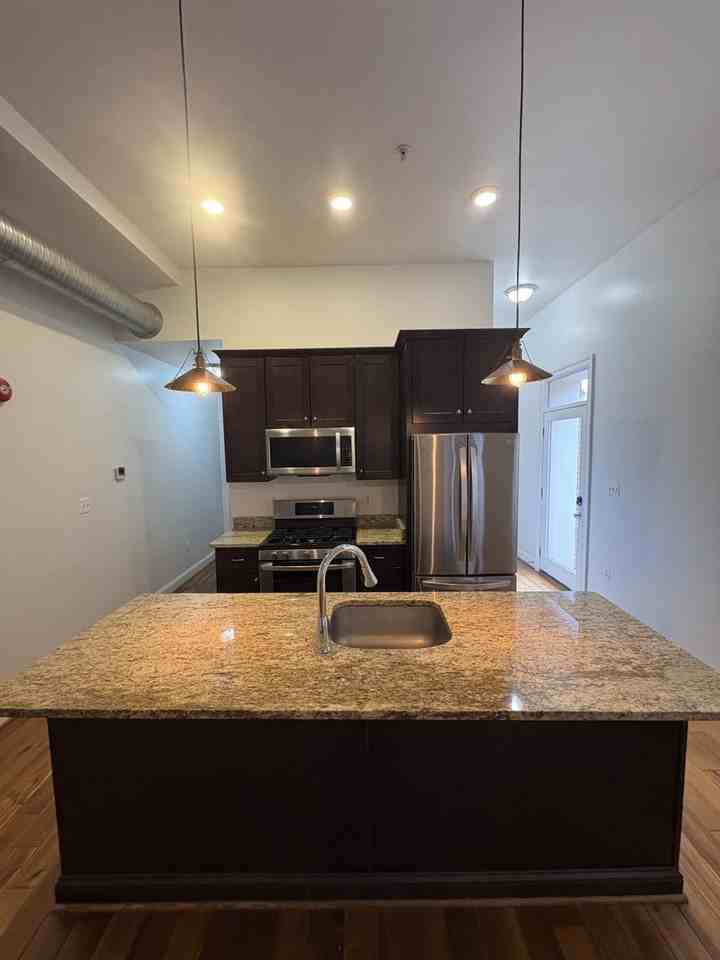 313 S. Broadway - Photo 3 of 30