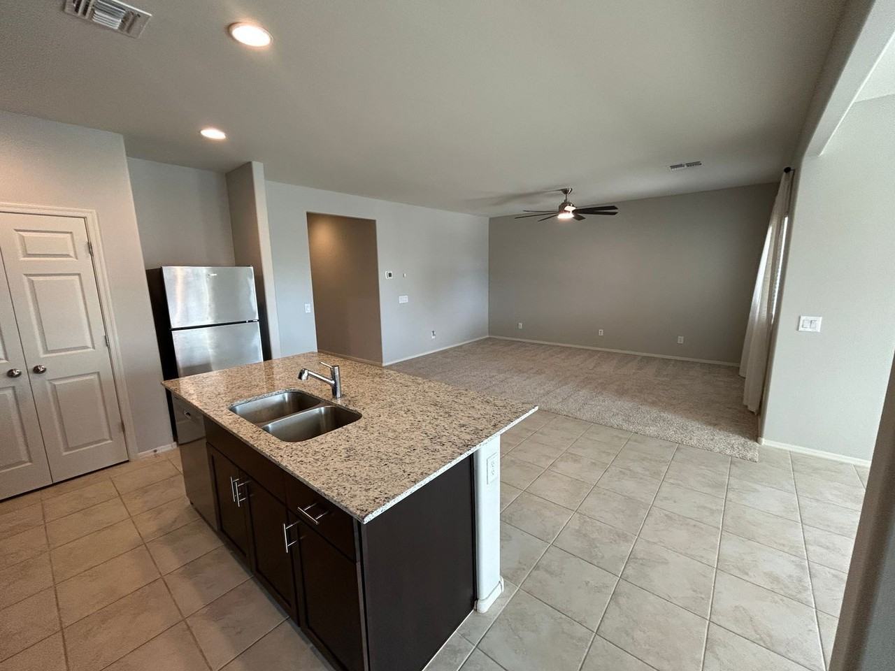 24401 W Verlea Dr - Photo 4 of 23