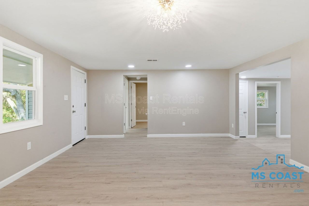 1528 Ladnier Rd - Photo 7 of 26