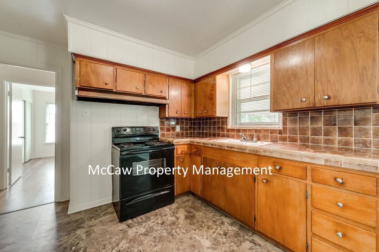 2149 Utica Dr - Photo 7 of 16