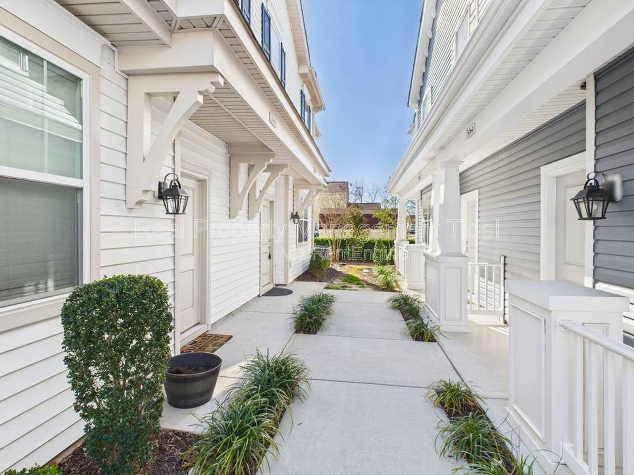 5062 Hawkins Mill Way - Photo 3 of 42