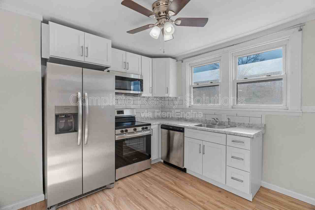 3007 Hilleman Ave - Photo 3 of 29