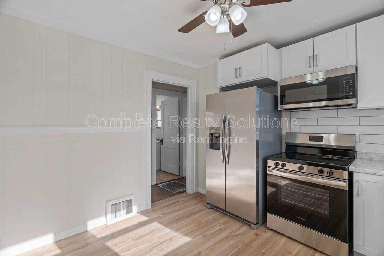 3007 Hilleman Ave - Photo 4 of 29