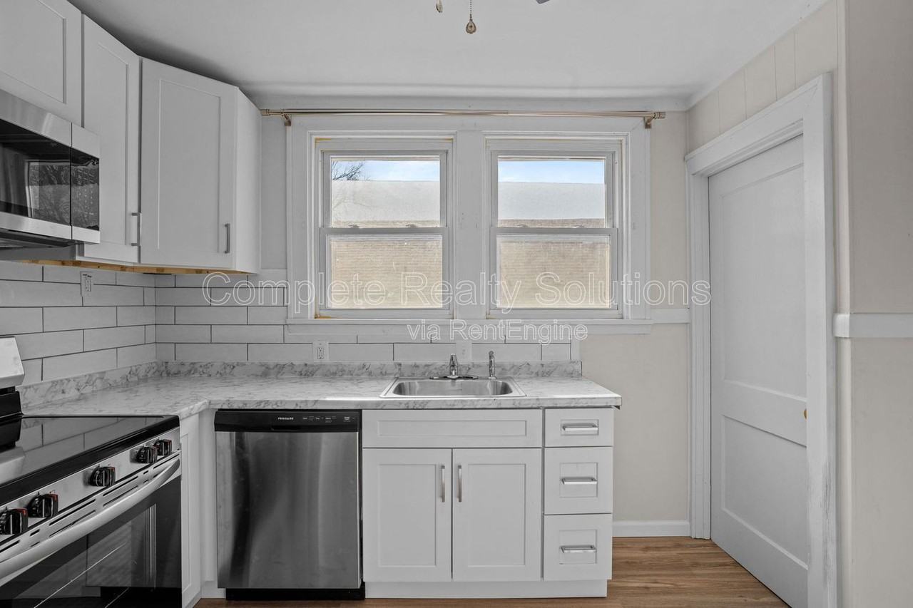 3007 Hilleman Ave - Photo 6 of 29