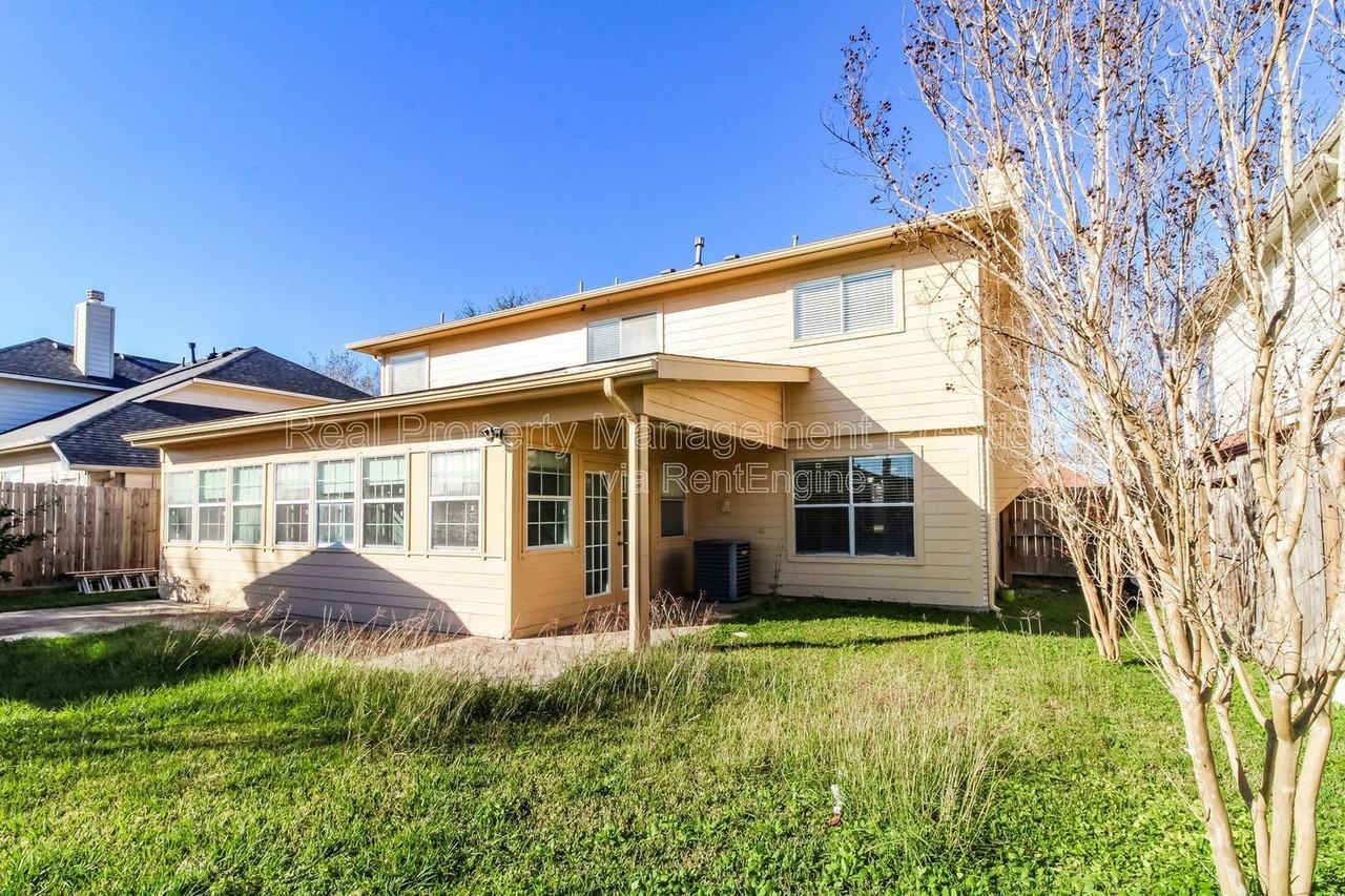 4342 Lakewood Dr - Photo 4 of 14