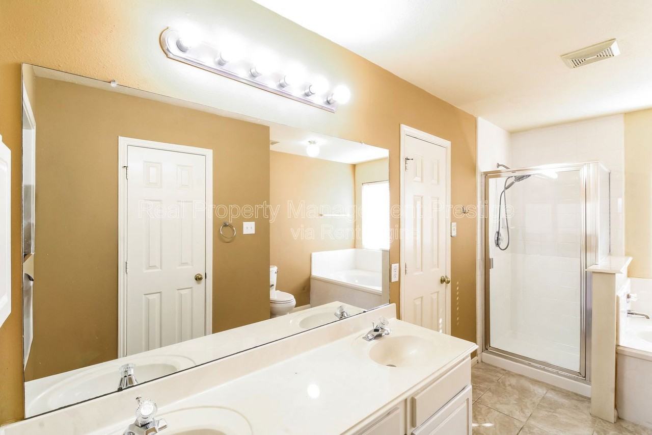 4342 Lakewood Dr - Photo 5 of 14