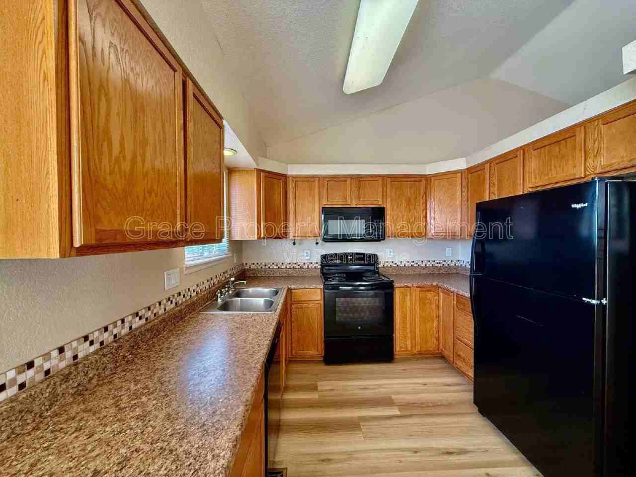 2830 Calkins Pl - Photo 6 of 22