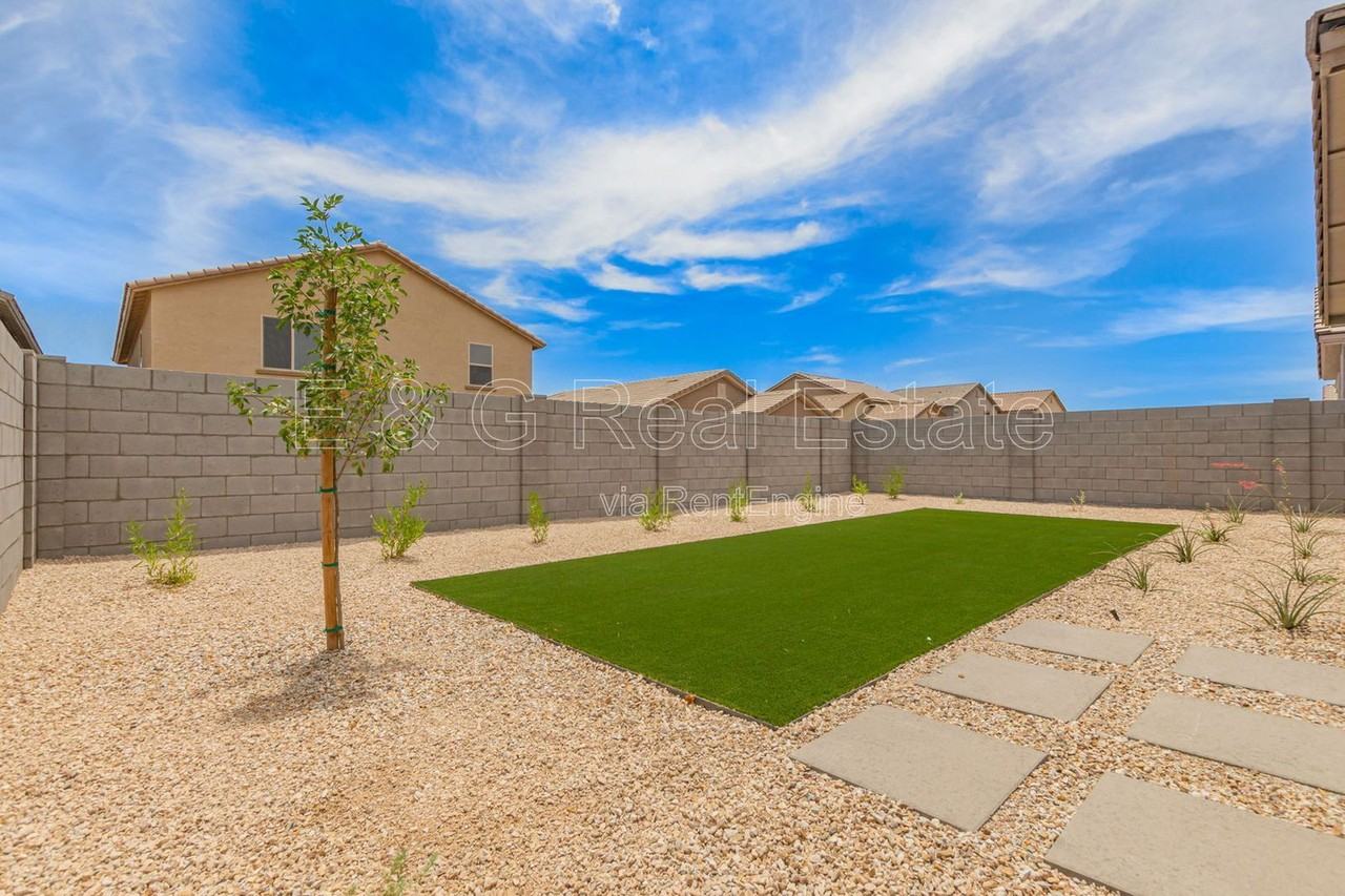 17065 W Alice Ave - Photo 2 of 29