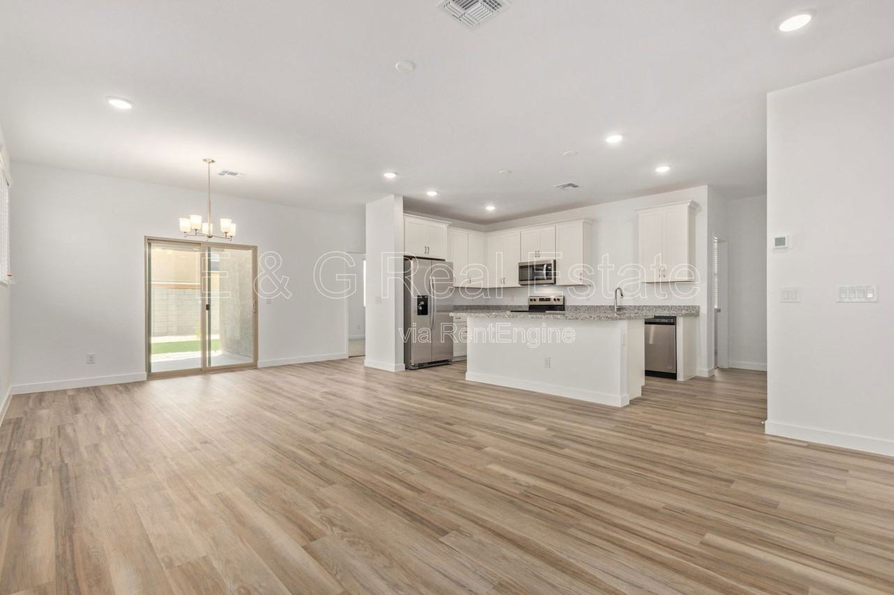 17065 W Alice Ave - Photo 6 of 29