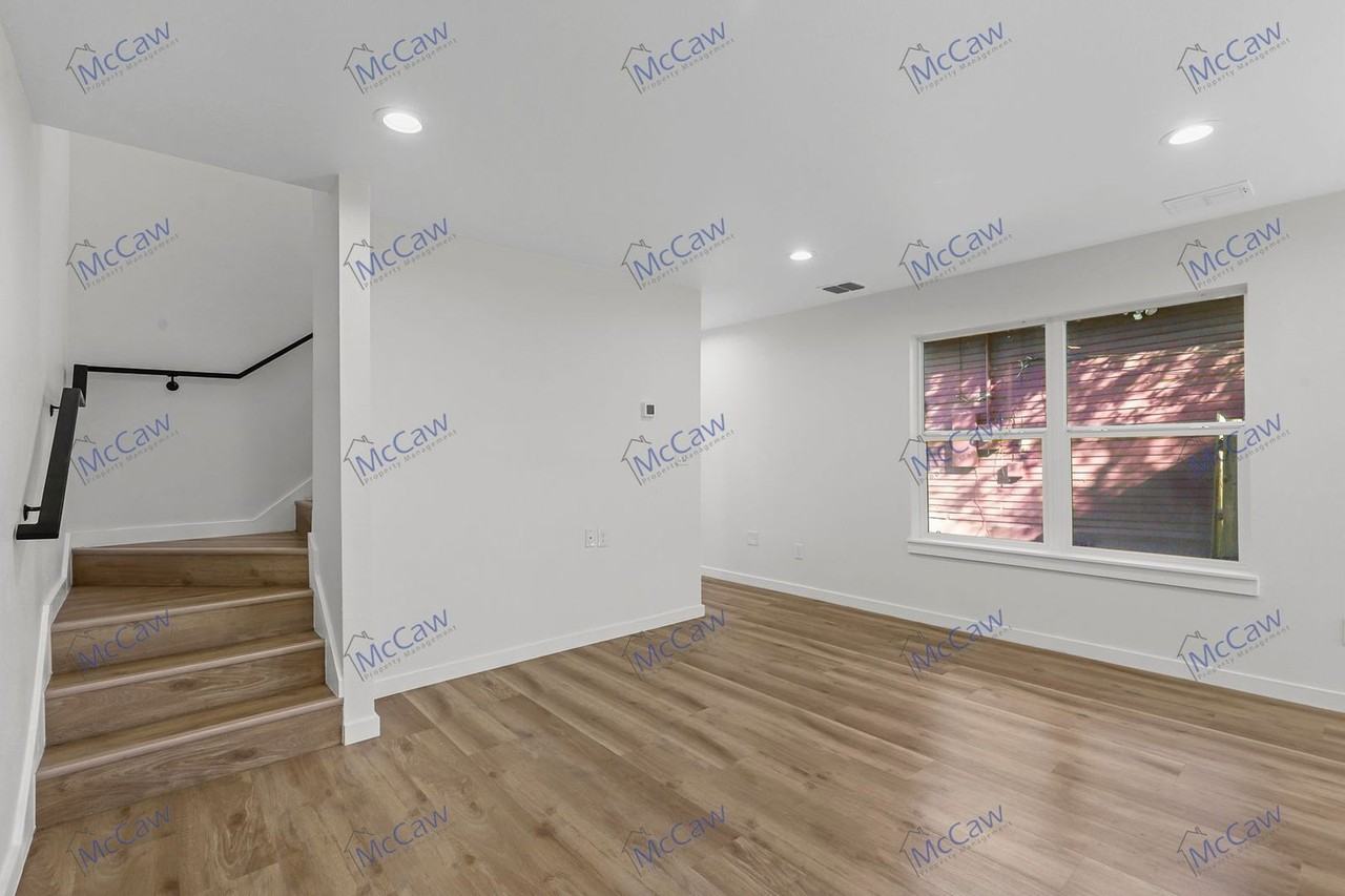 2025 Grainger St - Photo 5 of 23