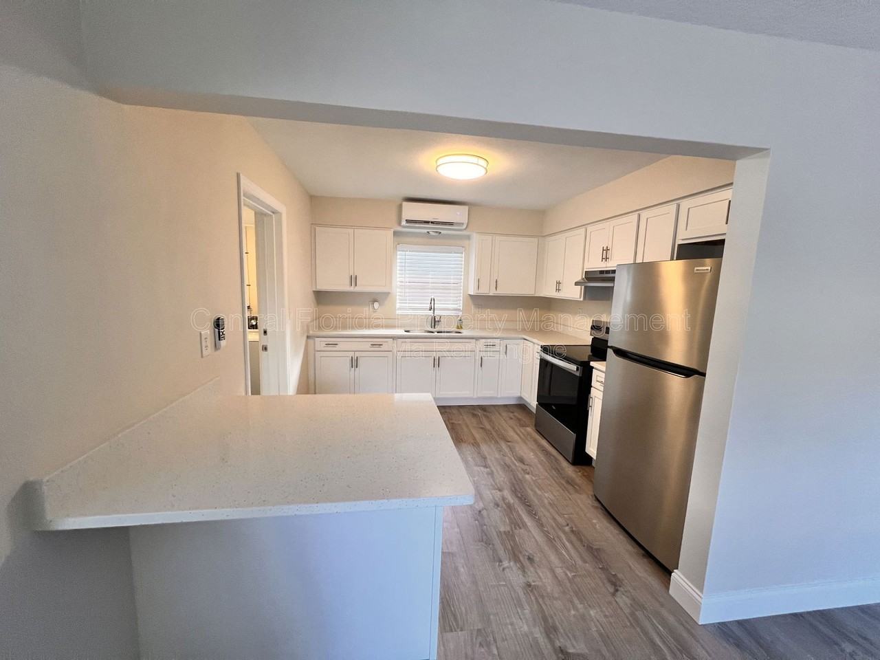 2408 Formosa Ave - Photo 3 of 11