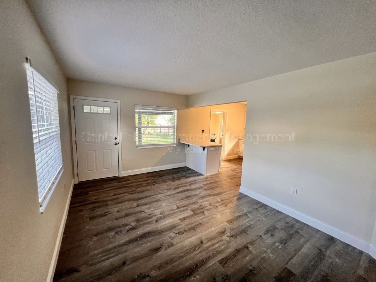 2408 Formosa Ave - Photo 5 of 11