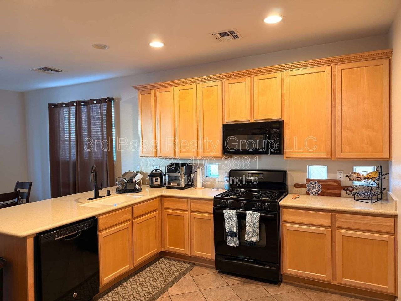 13844 W Banff Ln - Photo 4 of 12