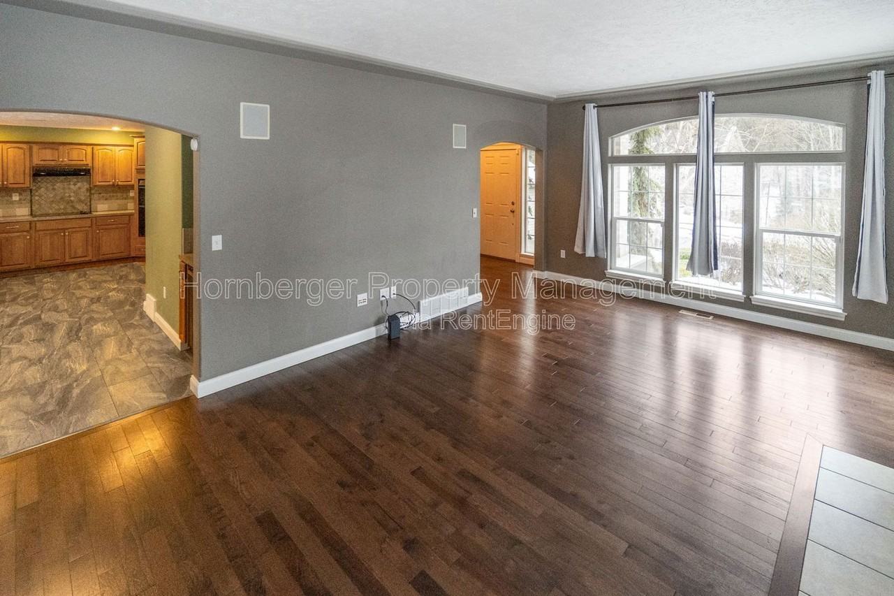 6415 S Woodland Ct - Photo 4 of 45