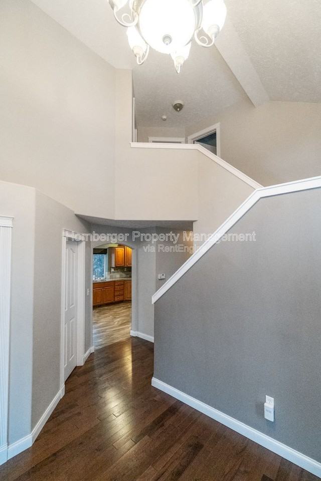 6415 S Woodland Ct - Photo 6 of 45