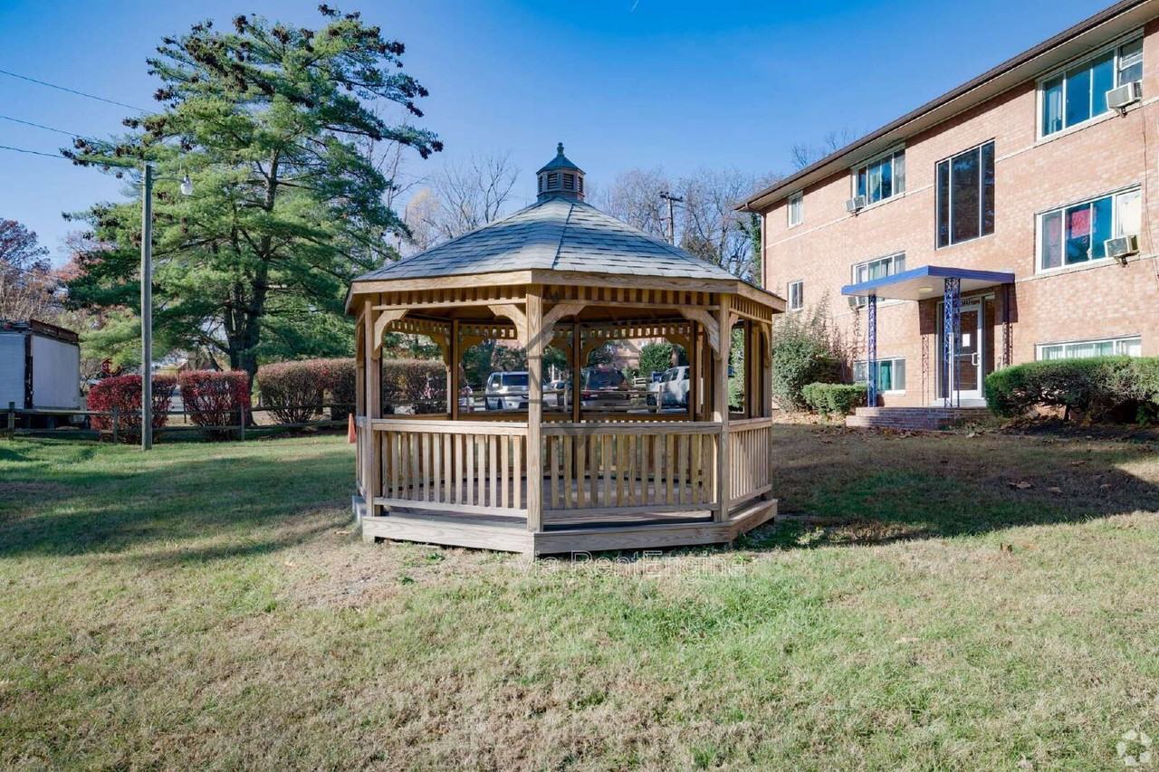 14400 Gemstone Dr #100 - Photo 4 of 11