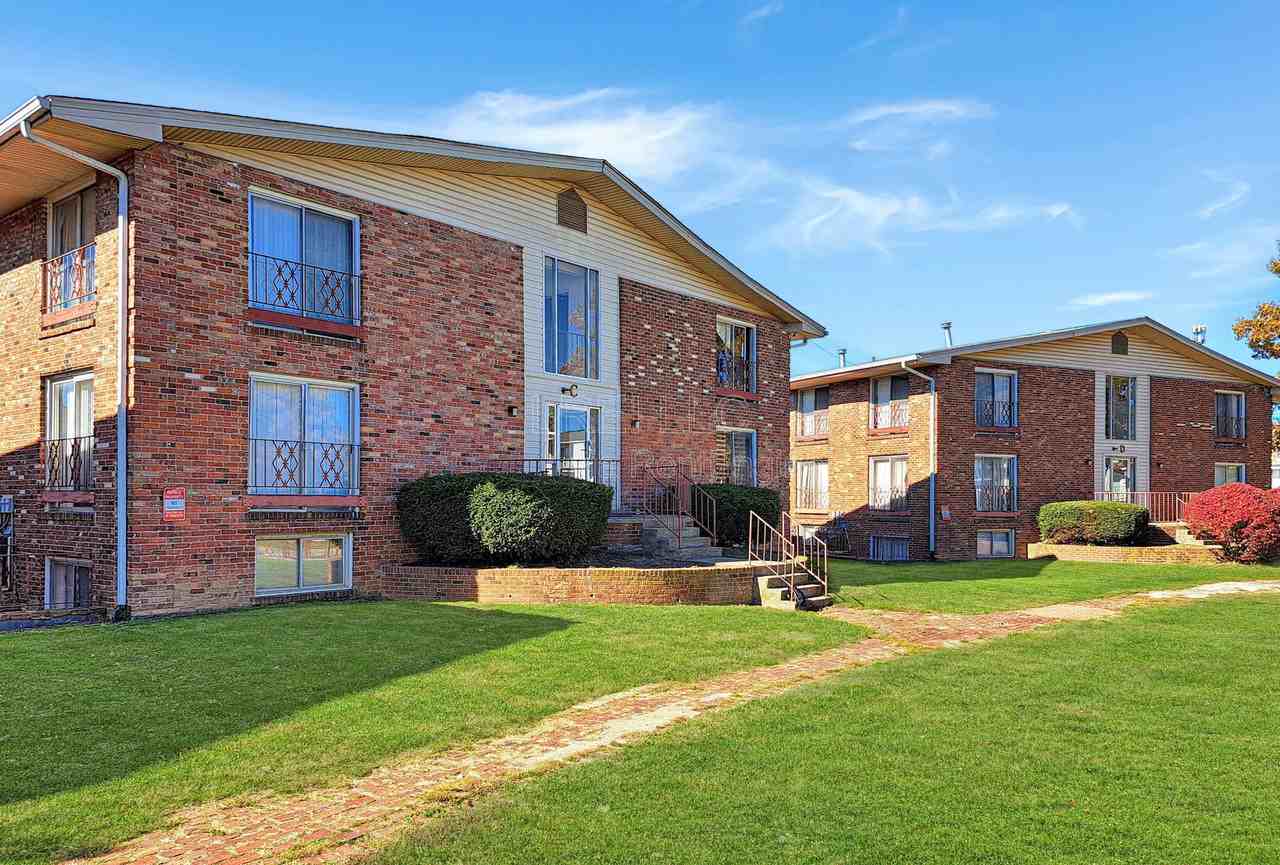 1708 Jennifer Rd #C4 - Photo 2 of 10