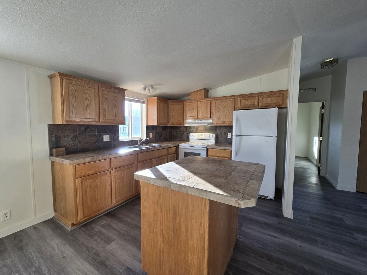 210 Bobwhite St - Photo 7 of 18