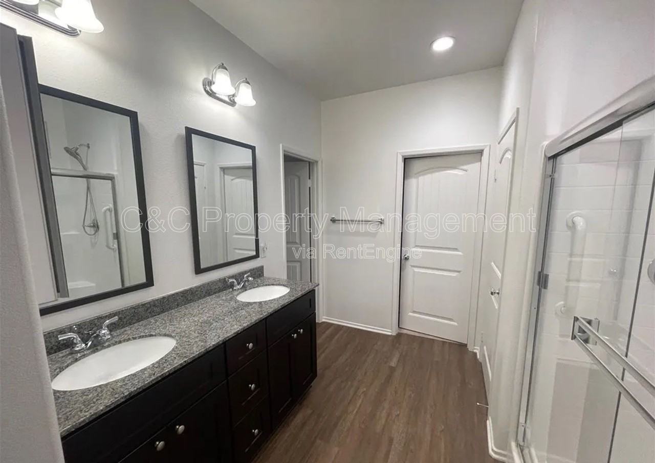 620 Brittania Rd - Photo 6 of 8