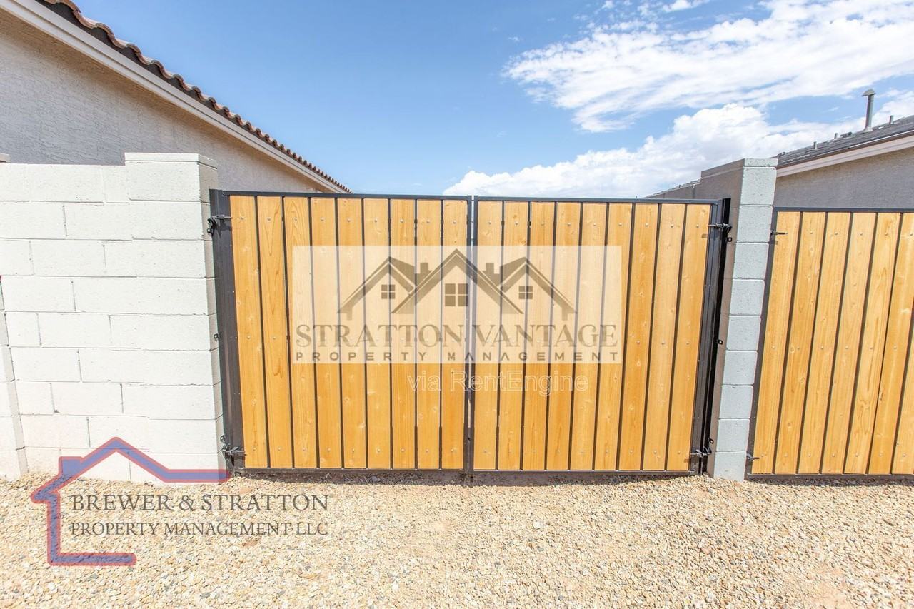 2028 E Brooklyn Dr - Photo 4 of 47