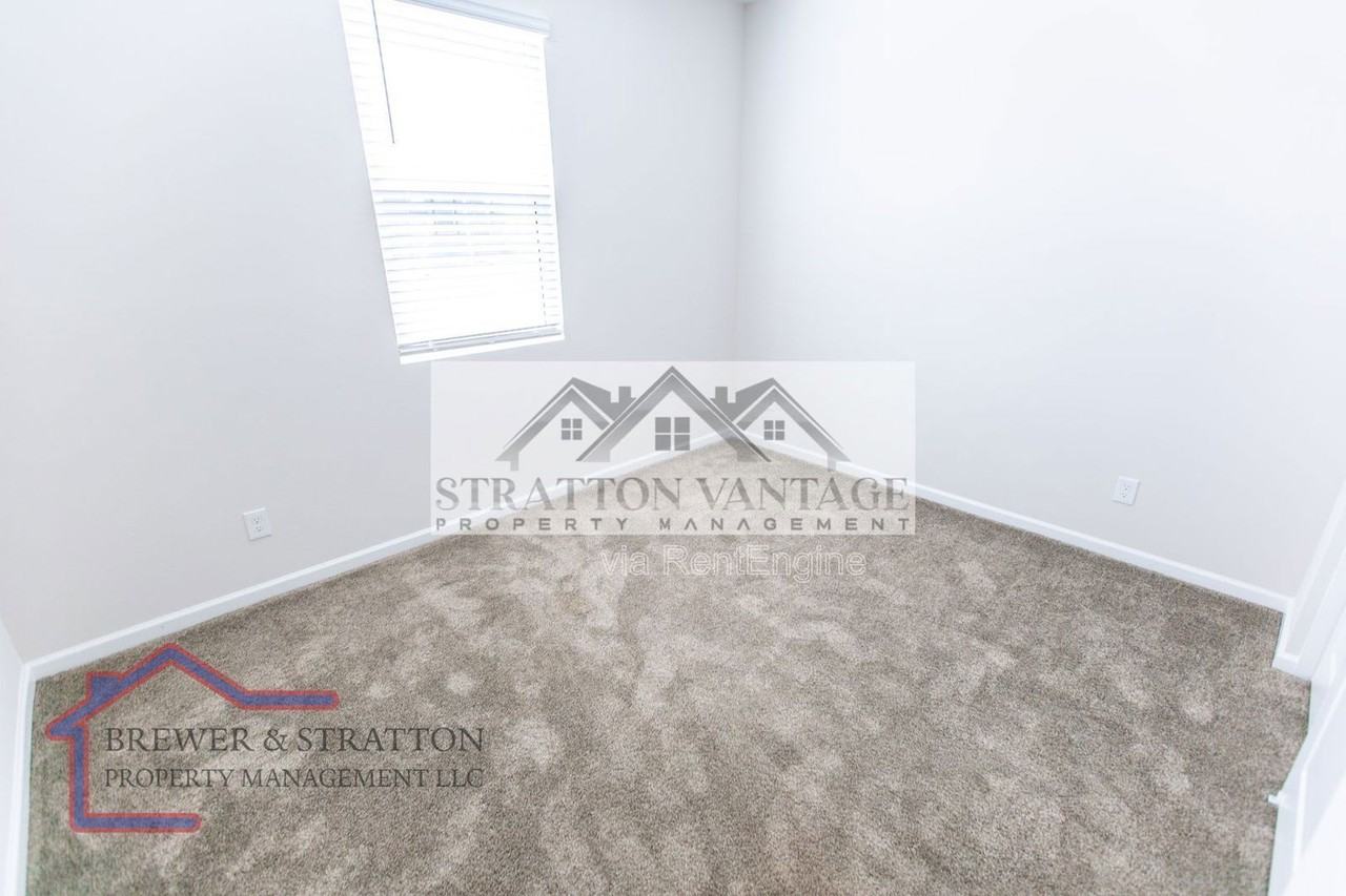 2028 E Brooklyn Dr - Photo 7 of 47