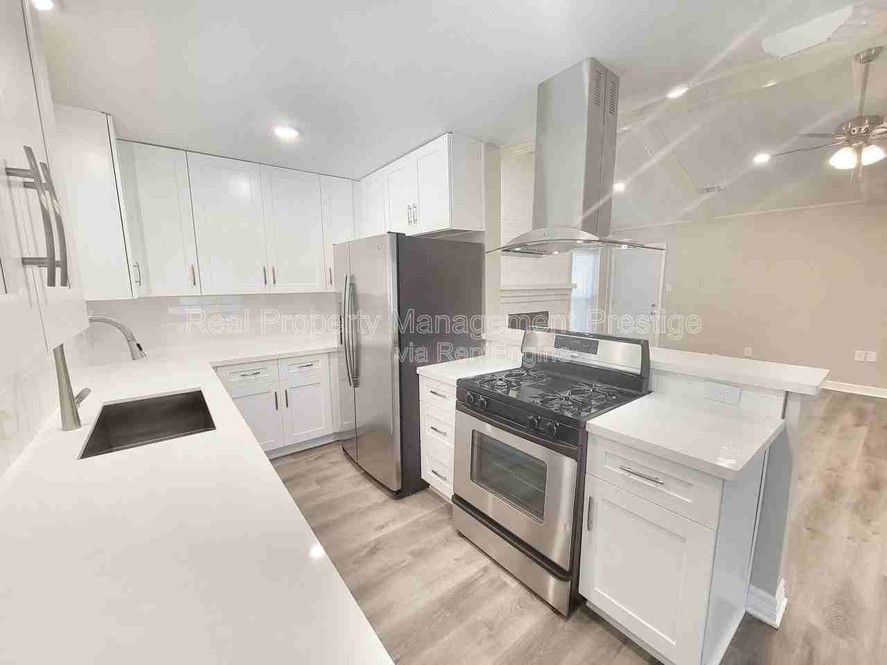 3407 Saratoga Dr - Photo 3 of 15